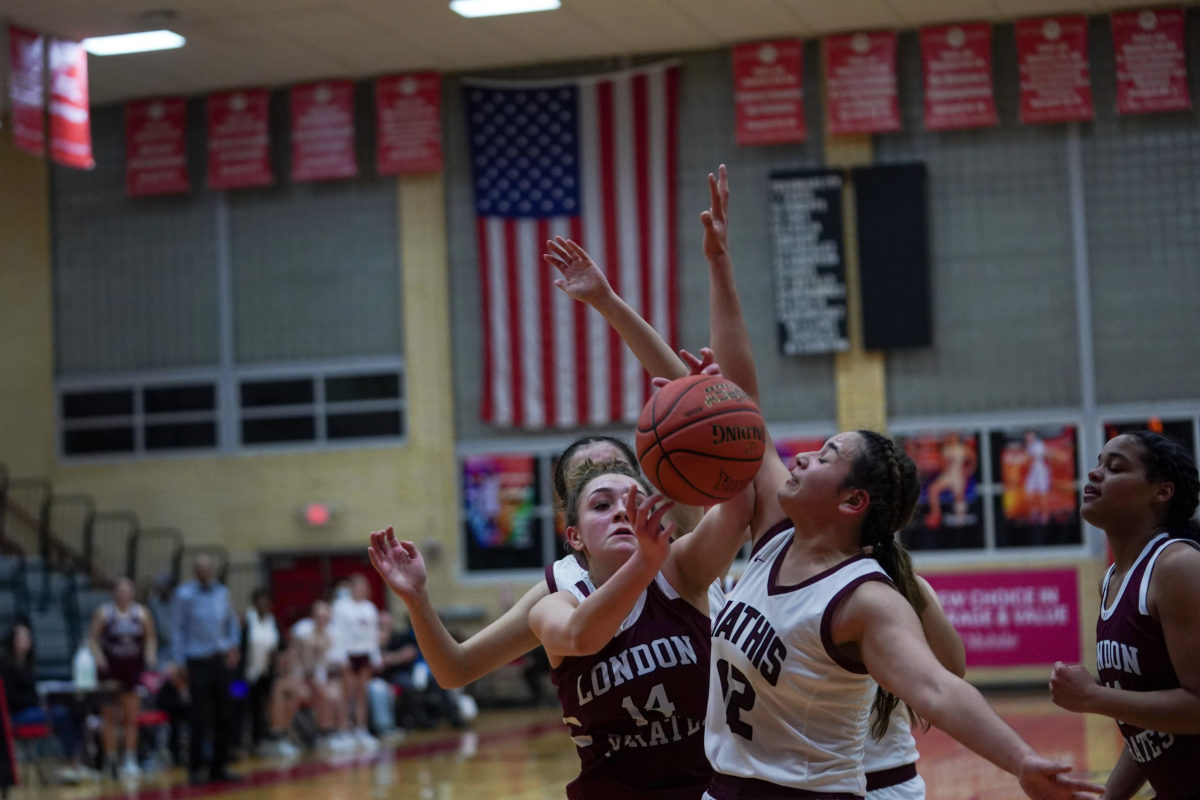 mathis-london-girls-basketball-playoffs00051